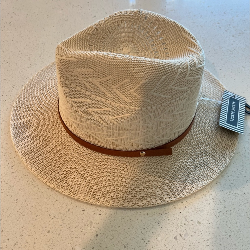 Summer hat - never won. Alexis Bendel.